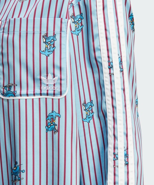 adidas(アディダス)の「サテン クリスマス トップ / アディダスオリジナルス(シャツ/ブラウス・レディース・ブルー・SMALL/X-LARGE/MEDIUM/X-SMALL/XX-LARGE/LARGE)」の3枚目の写真