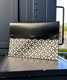 DRESSTERIOR | オーバーラップサークル リサイクルレザー クラッチ(クラッチバッグ)