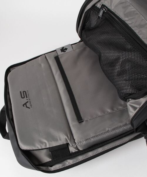 DESCENTE(デサント)の「エアロストリームバックパック ソリッドタイプ(容量約15L)(バックパック/リュック・メンズ・ブラック・FREE)」の13枚目の写真