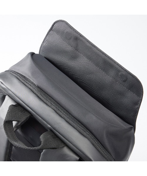 DESCENTE(デサント)の「エアロストリームバックパック ソリッドタイプ(容量約15L)(バックパック/リュック・メンズ・ブラック・FREE)」の10枚目の写真