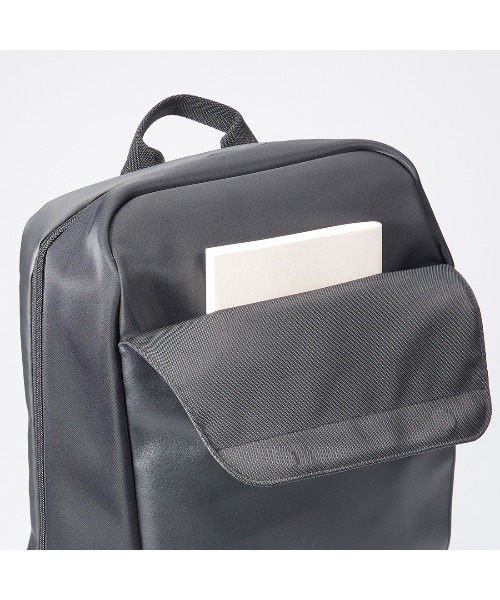 DESCENTE(デサント)の「エアロストリームバックパック ソリッドタイプ(容量約15L)(バックパック/リュック・メンズ・ブラック・FREE)」の14枚目の写真