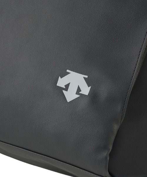 DESCENTE(デサント)の「エアロストリームバックパック ソリッドタイプ(容量約15L)(バックパック/リュック・メンズ・ブラック・FREE)」の19枚目の写真