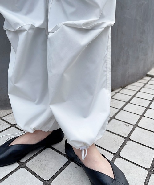 SETUP7（セットアップセブン）の「【SETUP7】ドローストリングカーゴパンツ KNF ※（カーゴパンツ・レディース・ホワイト/ダークブラウン/ベージュ/ブラック/ダークグリーン/グレー/ネイビー・S/M/L）」の9枚目の写真