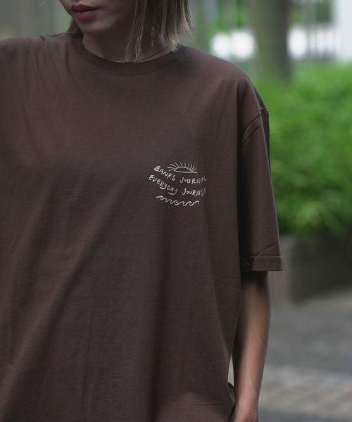 BANKS(バンクス)の「DESIGN TEE/BANKS(バンクス)半袖Tシャツ(Tシャツ/カットソー・メンズ・ダークベージュ/ブラウン/オフホワイト・MEDIUM/LARGE/X-LARGE)」の10枚目の写真