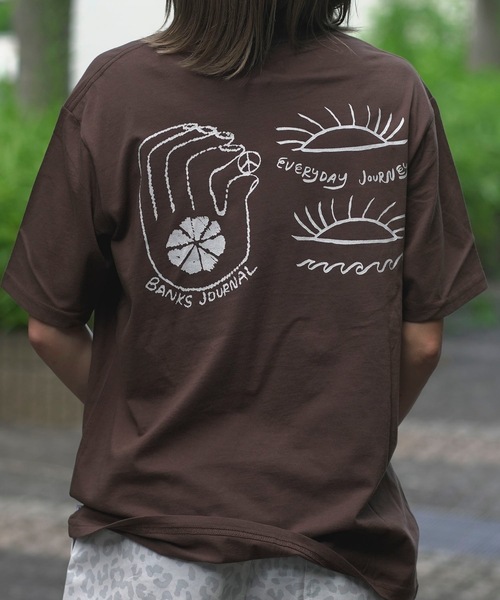 BANKS(バンクス)の「DESIGN TEE/BANKS(バンクス)半袖Tシャツ(Tシャツ/カットソー・メンズ・ダークベージュ/ブラウン/オフホワイト・MEDIUM/LARGE/X-LARGE)」の8枚目の写真