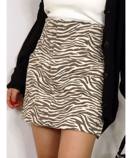 EMODA(エモダ)の「ハイウエストタックスカート(スカート・レディース・ブラック/その他/ブルー/ブラウン・SMALL/MEDIUM)」の1枚目の写真