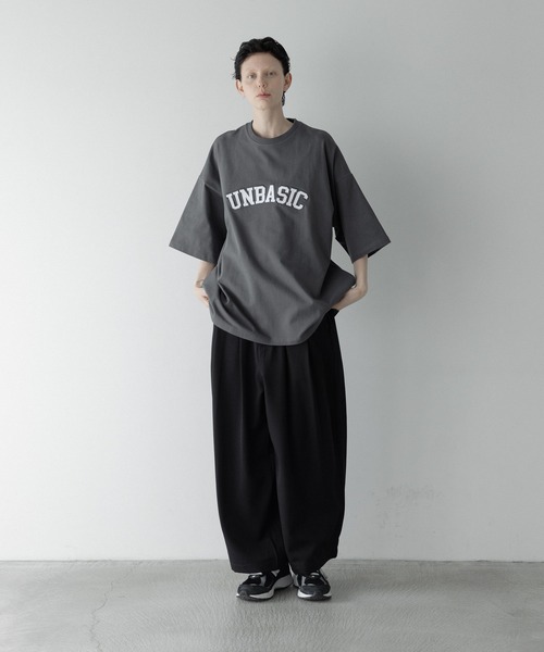remer（リメール）の「loose UNBASIC logo over Tee / ルーズアンベーシックロゴオーバーT（Tシャツ/カットソー・メンズ・ブラック/チャコールグレー/グレー・SMALL/MEDIUM/LARGE）」の4枚目の写真