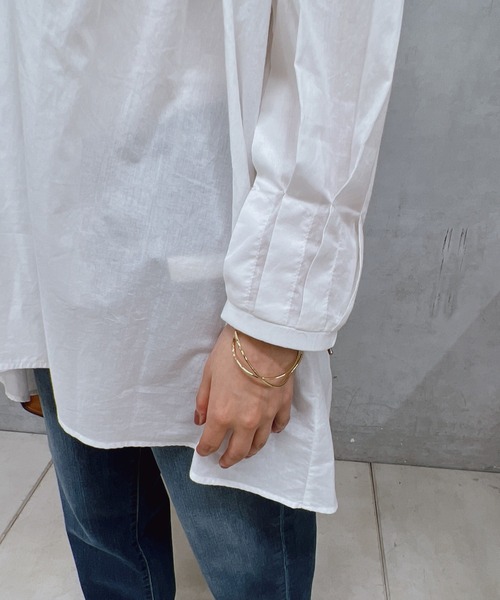 un dix cors(アンディコール)の「コットンタックスリーブブラウス(シャツ/ブラウス・レディース・グリーン/オフホワイト/ブラック・FREE)」の13枚目の写真