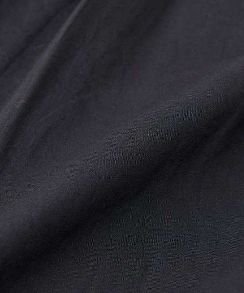 un dix cors(アンディコール)の「コットンタックスリーブブラウス(シャツ/ブラウス・レディース・グリーン/オフホワイト/ブラック・FREE)」の22枚目の写真