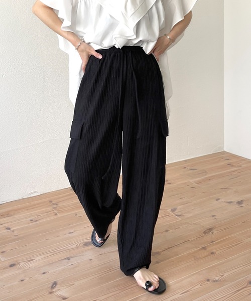 wee9s(ウィークス)の「loose fit slab cargo pants / ウエストゴムルーズフィットカーゴパンツ(カーゴパンツ・レディース・ブラック/グリーン・FREE)」の1枚目の写真