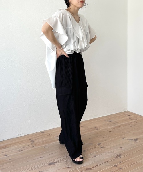 wee9s(ウィークス)の「loose fit slab cargo pants / ウエストゴムルーズフィットカーゴパンツ(カーゴパンツ・レディース・ブラック/グリーン・FREE)」の9枚目の写真