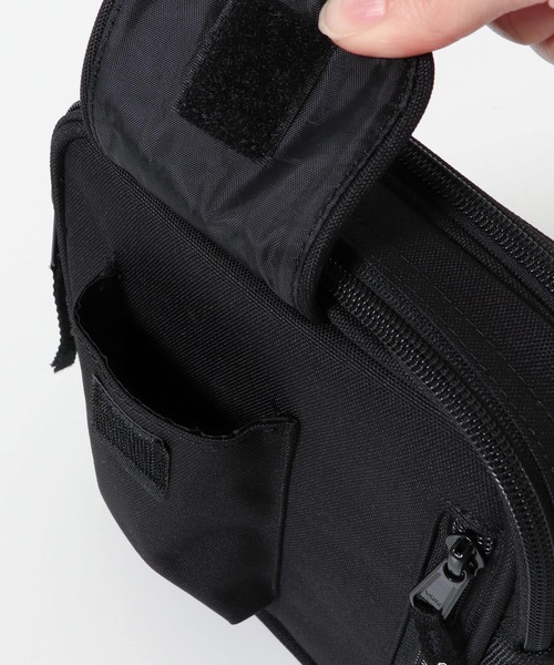Carhartt(カーハート)の「『WEB/一部店舗限定』CARHARTT ESSENTIAL BAG S(ショルダーバッグ・メンズ・ブラック・ONE)」の11枚目の写真