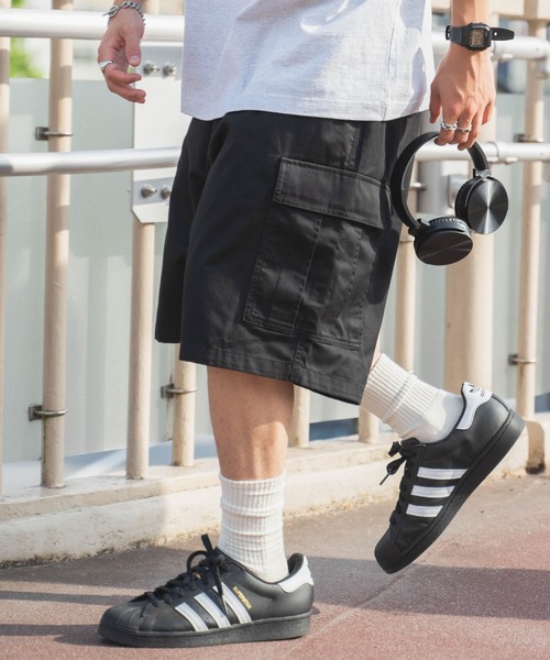 WEGO（ウィゴー）の「WEGO/ワイドカーゴショーツ（カーゴパンツ・メンズ・ブラック/グレー/カーキ/ホワイト・LARGE/MEDIUM）」の2枚目の写真