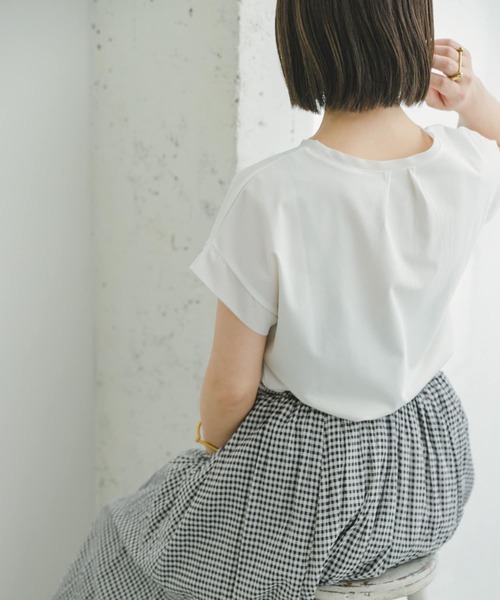 ITEMS URBANRESEARCH（アイテムズ アーバンリサーチ）の「バックタックフレンチプルオーバー（Tシャツ/カットソー・レディース・ブラック/ホワイト/カーキ/キャメル・FREE）」の17枚目の写真