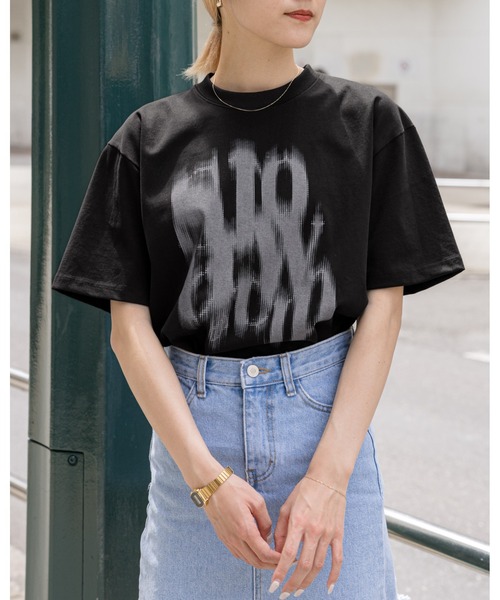 SLOWACID（スローアシッド）の「【UNISEX】SLOW ACID／BLURRY LOGO T 2908779（Tシャツ/カットソー・レディース・ブラック/カーキ/ホワイト/ピンク・SMALL/MEDIUM/LARGE）」の3枚目の写真