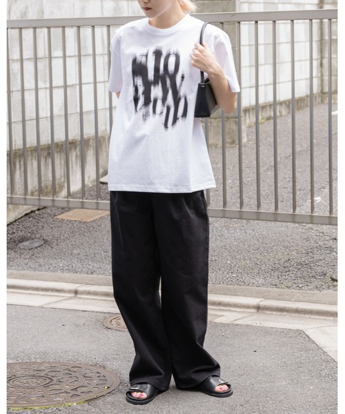 SLOWACID（スローアシッド）の「【UNISEX】SLOW ACID／BLURRY LOGO T 2908779（Tシャツ/カットソー・レディース・ブラック/カーキ/ホワイト/ピンク・SMALL/MEDIUM/LARGE）」の6枚目の写真