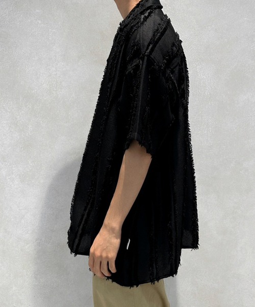 MUHET（ミュエータ）の「フリンジストライプシャツ（シャツ/ブラウス・レディース・ブラック/カーキ/ライトベージュ・MEDIUM/X-LARGE）」の12枚目の写真