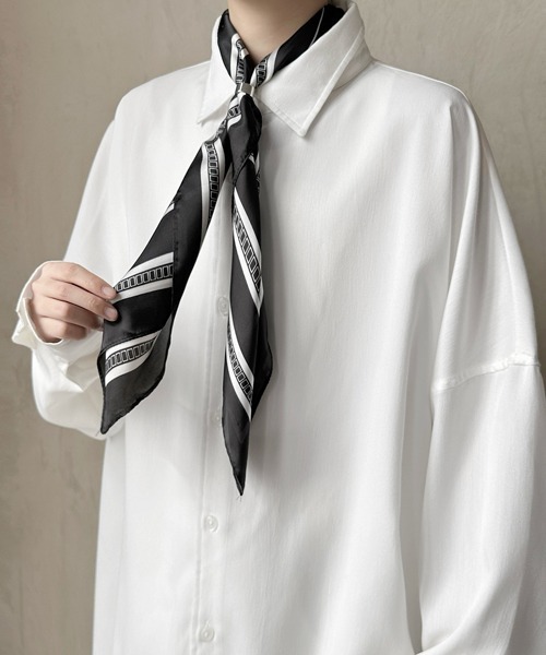 FVLMEN(フルメン)の「【FVLMEN】multi pattern ring scarf /マルチパターン リング スカーフ(バンダナ/スカーフ・メンズ・ネイビー×ホワイト/イエロー/レッド/ホワイト×レッド/ブラック×レッド/ブラック×グリーン/テラコッタ/ホワイト×ネイビー/ブラック×イエロー/ベージュ×ブラック/ブラック/ホワイト×グリーン/サックスブルー/ネイビー/マジェンタ/ブルー/ダークブラック/オレンジ/グリーン・FREE)」の6枚目の写真
