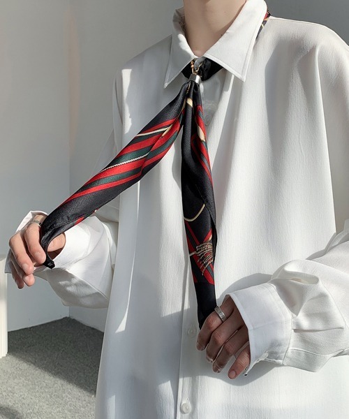 FVLMEN(フルメン)の「【FVLMEN】multi pattern ring scarf /マルチパターン リング スカーフ(バンダナ/スカーフ・メンズ・ネイビー×ホワイト/イエロー/レッド/ホワイト×レッド/ブラック×レッド/ブラック×グリーン/テラコッタ/ホワイト×ネイビー/ブラック×イエロー/ベージュ×ブラック/ブラック/ホワイト×グリーン/サックスブルー/ネイビー/マジェンタ/ブルー/ダークブラック/オレンジ/グリーン・FREE)」の21枚目の写真