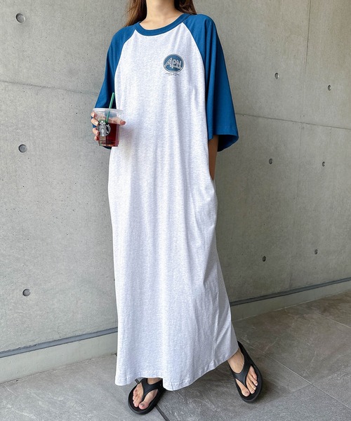 andme（アンドミー）の「配色ラグラン半袖プリントTシャツワンピース（ワンピース・レディース・ブルー/チャコールグレー/グレー/ベージュ・M）」の4枚目の写真