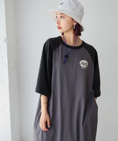 andme（アンドミー）の「配色ラグラン半袖プリントTシャツワンピース（ワンピース・レディース・ブルー/チャコールグレー/グレー/ベージュ・M）」の13枚目の写真