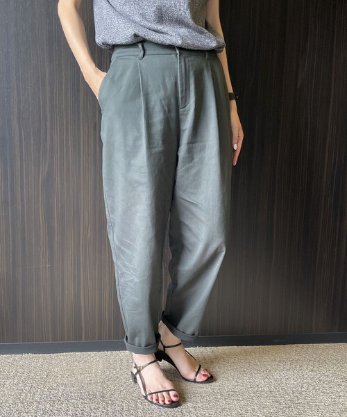 COMME CA MODELS（コムサモデルズ）の「サテン　テーパード　パンツ（その他パンツ・レディース・グリーン/ホワイト・X-SMALL/SMALL/MEDIUM/LARGE/X-LARGE）」の3枚目の写真