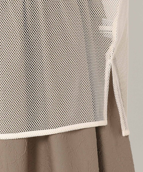 mysty woman（ミスティウーマン）の「メッシュプルオーバー＊ジャガードキャミワンピース　964335（Tシャツ/カットソー・レディース・ブラック/カーキ・FREE）」の4枚目の写真