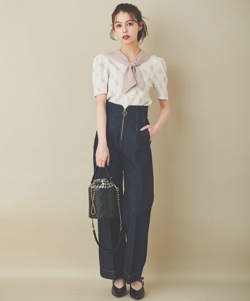 ✨極美品✨ルイ ヴィトン チャーム付き ボウタイ 半袖 ニット ベージュ XS 上品で大人っぽく♪】ルイヴィトン☆ニットトップ 半袖 (Louis