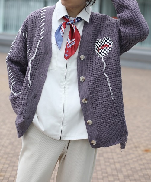 HOOK（フック）の「HOOK -original-　ブロックチェックハートパッチ　ワッフル編みクレイジーステッチVネックカーディガン 裾ダメージ加工（カーディガン/ボレロ・メンズ・ブラック/ダークベージュ/グリーン/パープル・M/L/XL）」の4枚目の写真