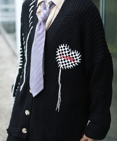 HOOK（フック）の「HOOK -original-　ブロックチェックハートパッチ　ワッフル編みクレイジーステッチVネックカーディガン 裾ダメージ加工（カーディガン/ボレロ・メンズ・ブラック/ダークベージュ/グリーン/パープル・M/L/XL）」の9枚目の写真