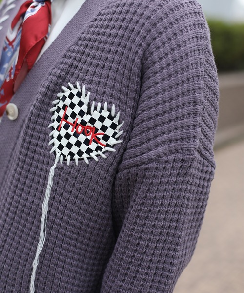 HOOK（フック）の「HOOK -original-　ブロックチェックハートパッチ　ワッフル編みクレイジーステッチVネックカーディガン 裾ダメージ加工（カーディガン/ボレロ・メンズ・ブラック/ダークベージュ/グリーン/パープル・M/L/XL）」の18枚目の写真