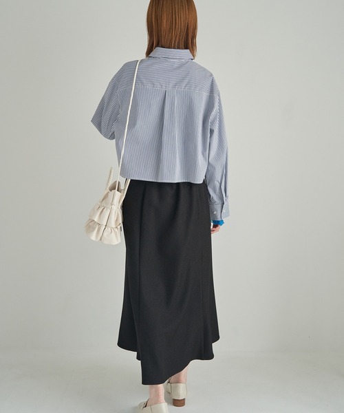 ROPE' PICNIC(ロペピクニック)の「スタイルアップが叶うクロップドシャツ(シャツ/ブラウス・レディース・ネイビー/オフホワイト・38)」の9枚目の写真