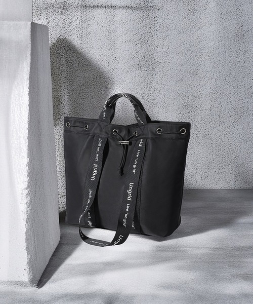 Ungrid（アングリッド）の「【Ungrid/アングリッド】ナイロン ロゴテープ　牛革ハンドル　2WAY 巾着トートバッグ（トートバッグ・レディース・グレイッシュベージュ/ブラック/ブラック系その他/ベージュ/アイボリー・FREE）」の3枚目の写真