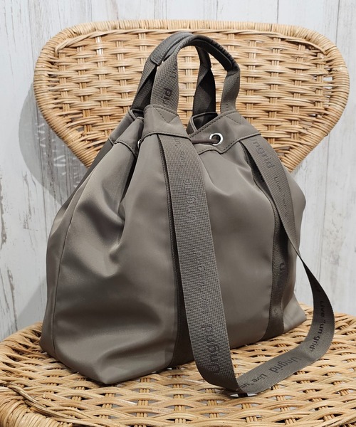 Ungrid（アングリッド）の「【Ungrid/アングリッド】ナイロン ロゴテープ　牛革ハンドル　2WAY 巾着トートバッグ（トートバッグ・レディース・グレイッシュベージュ/ブラック/ブラック系その他/ベージュ/アイボリー・FREE）」の9枚目の写真