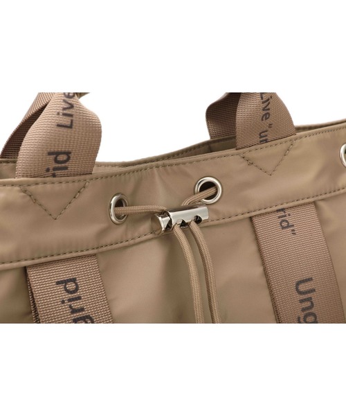 Ungrid（アングリッド）の「【Ungrid/アングリッド】ナイロン ロゴテープ　牛革ハンドル　2WAY 巾着トートバッグ（トートバッグ・レディース・グレイッシュベージュ/ブラック/ブラック系その他/ベージュ/アイボリー・FREE）」の10枚目の写真