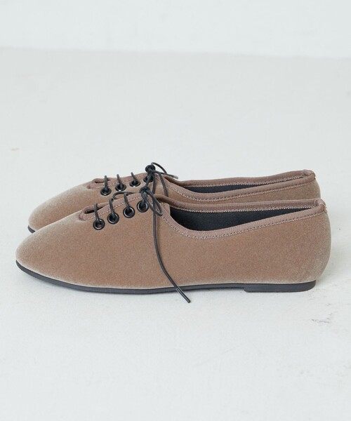 FREAK'S STORE（フリークスストア）の「限定展開　ROVERETO/ロベレート　ベロア レースパンプス（レースアップ/フラットシューズ）（パンプス・レディース・ブラック/ベージュ/グリーン/ピンク・SMALL/MEDIUM/LARGE）」の15枚目の写真