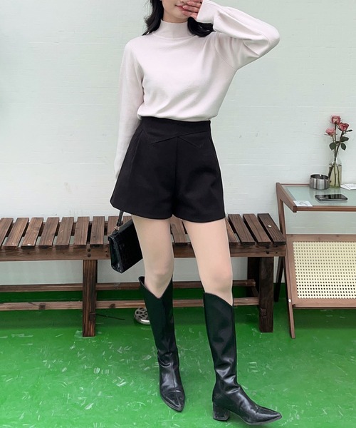 attiree(アティレー)の「【なめらかカシミヤタッチ】ハイネックボリュームスリーブニットトップス(ニット/セーター・レディース・ブラック/レッド/ブルー/グリーン/アイボリー/ライトベージュ/グレイッシュベージュ/ブラウン/ピンク・SMALL/MEDIUM/LARGE)」の14枚目の写真