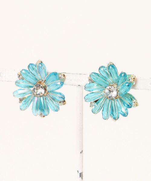 tone（トーン）の「【charme by pimo 】マーガレット ビーズ 花 イヤリング(MA)（イヤリング・レディース・クリア/ピンク/イエロー/ホワイト/ライトパープル/ブルー系その他/ベージュ/レッド/グリーン/ダークパープル/ブルー系その他2/ライトブルー/ブラック/オレンジ/ブルー/ライトグリーン・FREE）」の6枚目の写真