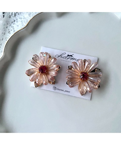 tone（トーン）の「【charme by pimo 】マーガレット ビーズ 花 イヤリング(MA)（イヤリング・レディース・クリア/ピンク/イエロー/ホワイト/ライトパープル/ブルー系その他/ベージュ/レッド/グリーン/ダークパープル/ブルー系その他2/ライトブルー/ブラック/オレンジ/ブルー/ライトグリーン・FREE）」の13枚目の写真