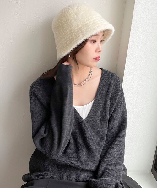 fredy emue（フレディエミュ）の「シャギーバケットハット（ハット・レディース・アイボリー/ブラック・FREE）」の3枚目の写真