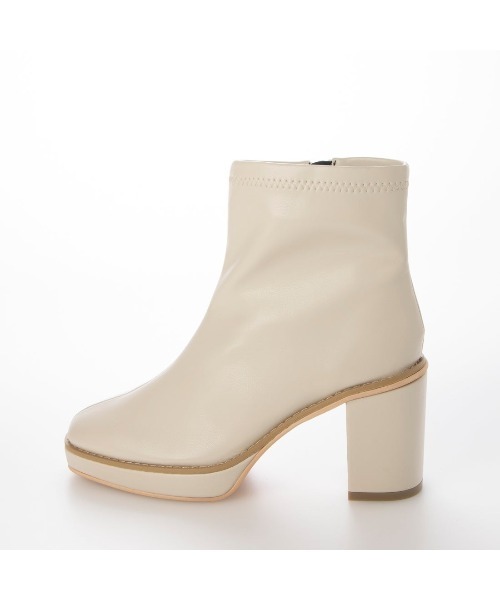 DULCIS REGALO（ドルキス レガロ）の「ElvisLuce(エルビスルーチェ)8cmヒール厚底ストームストレッチボリュームソールショートブーツ（ブーツ・レディース・アイボリー/ブラック・LL/L/M/S）」の16枚目の写真