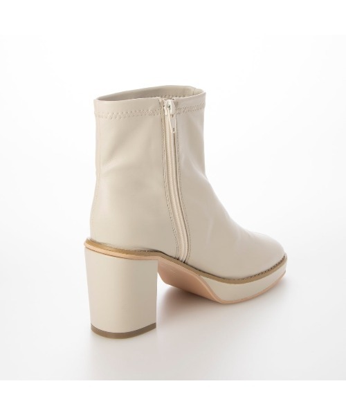 DULCIS REGALO（ドルキス レガロ）の「ElvisLuce(エルビスルーチェ)8cmヒール厚底ストームストレッチボリュームソールショートブーツ（ブーツ・レディース・アイボリー/ブラック・LL/L/M/S）」の14枚目の写真