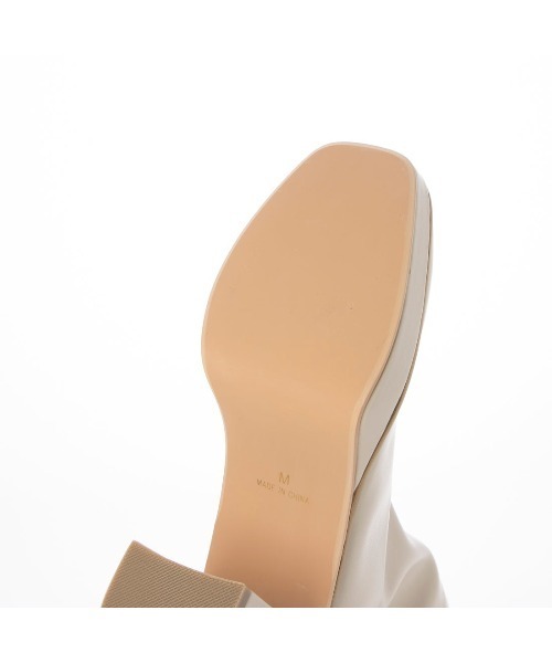 DULCIS REGALO（ドルキス レガロ）の「ElvisLuce(エルビスルーチェ)8cmヒール厚底ストームストレッチボリュームソールショートブーツ（ブーツ・レディース・アイボリー/ブラック・LL/L/M/S）」の10枚目の写真