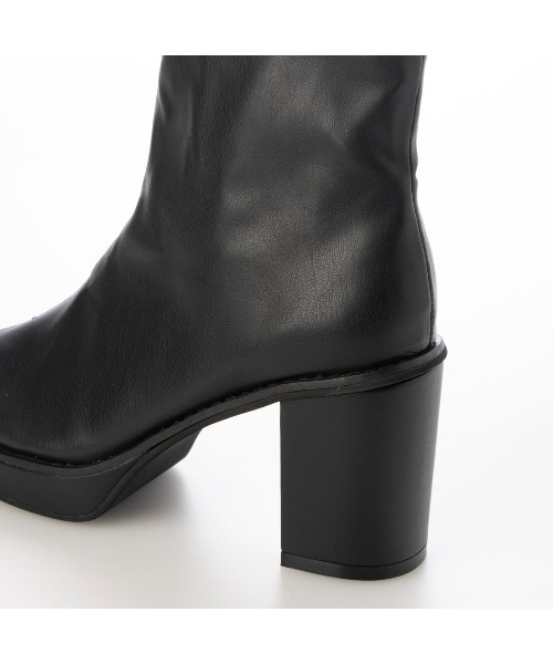 DULCIS REGALO（ドルキス レガロ）の「ElvisLuce(エルビスルーチェ)8cmヒール厚底ストームストレッチボリュームソールショートブーツ（ブーツ・レディース・アイボリー/ブラック・LL/L/M/S）」の9枚目の写真