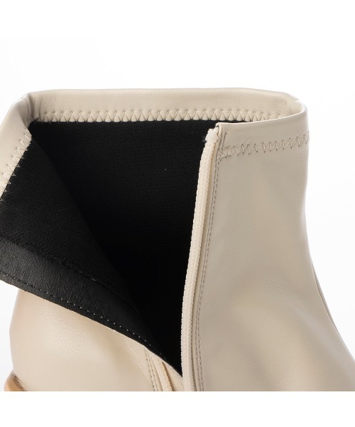 DULCIS REGALO（ドルキス レガロ）の「ElvisLuce(エルビスルーチェ)8cmヒール厚底ストームストレッチボリュームソールショートブーツ（ブーツ・レディース・アイボリー/ブラック・LL/L/M/S）」の6枚目の写真