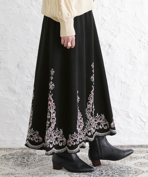 osharewalker（オシャレウォーカー）の「【廃盤】『モチーフ柄ニットジャカードスカート』（スカート・レディース・ブラック・2/1）」の3枚目の写真