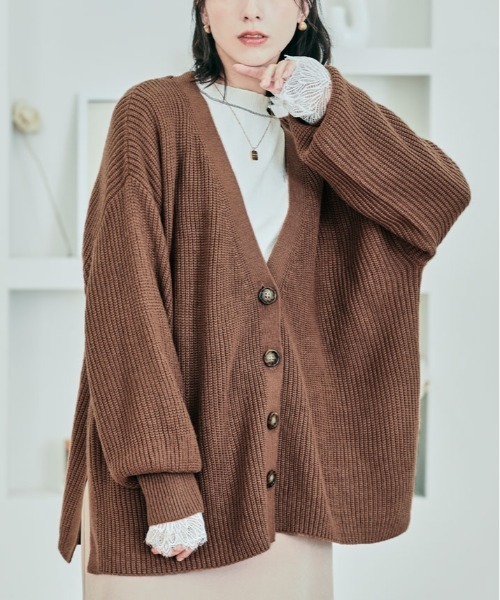kirakiraShop(キラキラショップ)の「Vネック オーバーニット カーディガン(カーディガン/ボレロ・レディース・ブラック/クリーム/ダークベージュ/ブラウン/パープル/グリーン・FREE)」の2枚目の写真