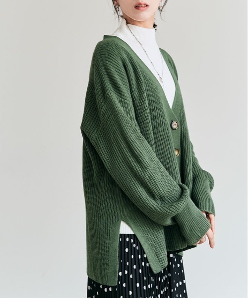 kirakiraShop(キラキラショップ)の「Vネック オーバーニット カーディガン(カーディガン/ボレロ・レディース・ブラック/クリーム/ダークベージュ/ブラウン/パープル/グリーン・FREE)」の5枚目の写真