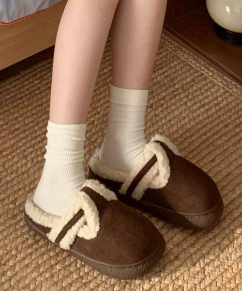 Vipoa(ヴィポア)の「スエードモコモコムートンスリッポン(スリッポン・レディース・ブラック/ブラウン/ベージュ・SMALL/LARGE/MEDIUM)」の15枚目の写真