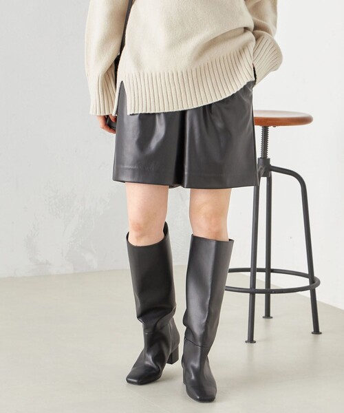 SHIPS(シップス)の「〈手洗い可能〉ハーフ タック パンツ(その他パンツ・レディース・ゴールド/ブラック・38/36)」の1枚目の写真